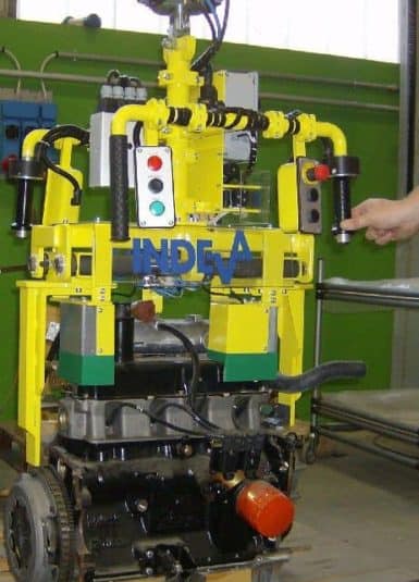 Los manipuladores industriales de INDEVA son una ayuda para la manipulación manual de cargas y permiten movimientos rápidos y precisos.