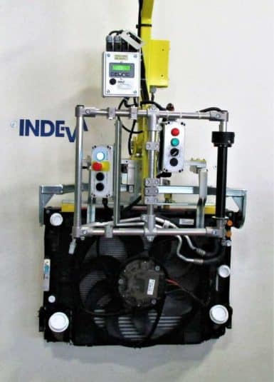 Radiadores Un INDEVA detecta y contrarresta instantánea y automáticamente el peso de la carga levantada y lo cancela, además no tiene botones que presionar durante el manejo y no requiere acciones de ajuste basadas en el peso de la carga.