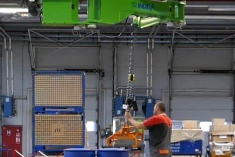 Liftronic Easy capacidad 320 kg -montado bajo railes para manipular barriles y bidones muy pesados